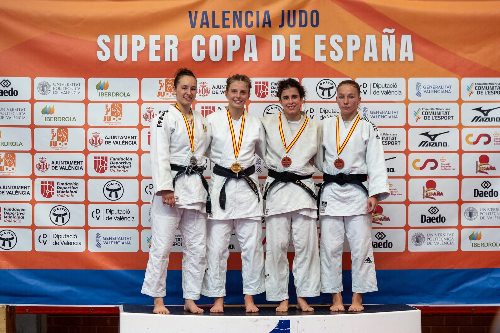 Podium fem